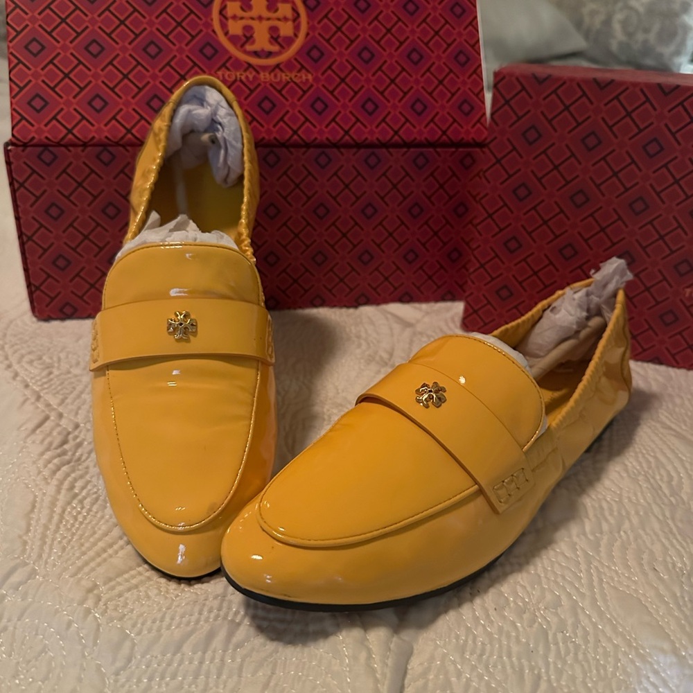 Tory Burch Peachy Yellow Patent Leather Ballet Loafers Sz 8.5 NWT
